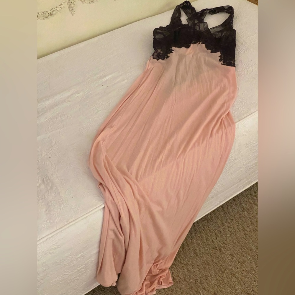 Paladini Gorgeous pink/black lace night gown